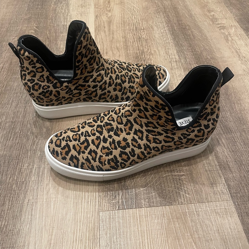 Womens Steve Madden Loxer Leopard sneakers shoes size 7.5